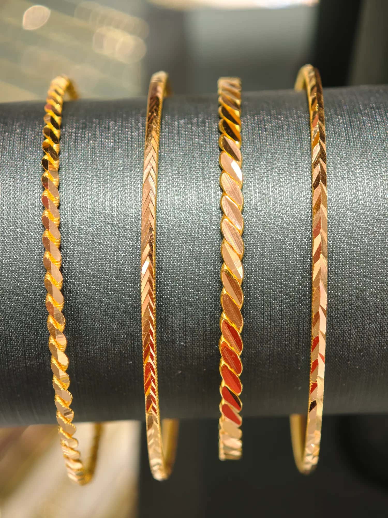 Glamorous New Arrivals: 22-Carat Bangles at Mein Juwelier Ulm